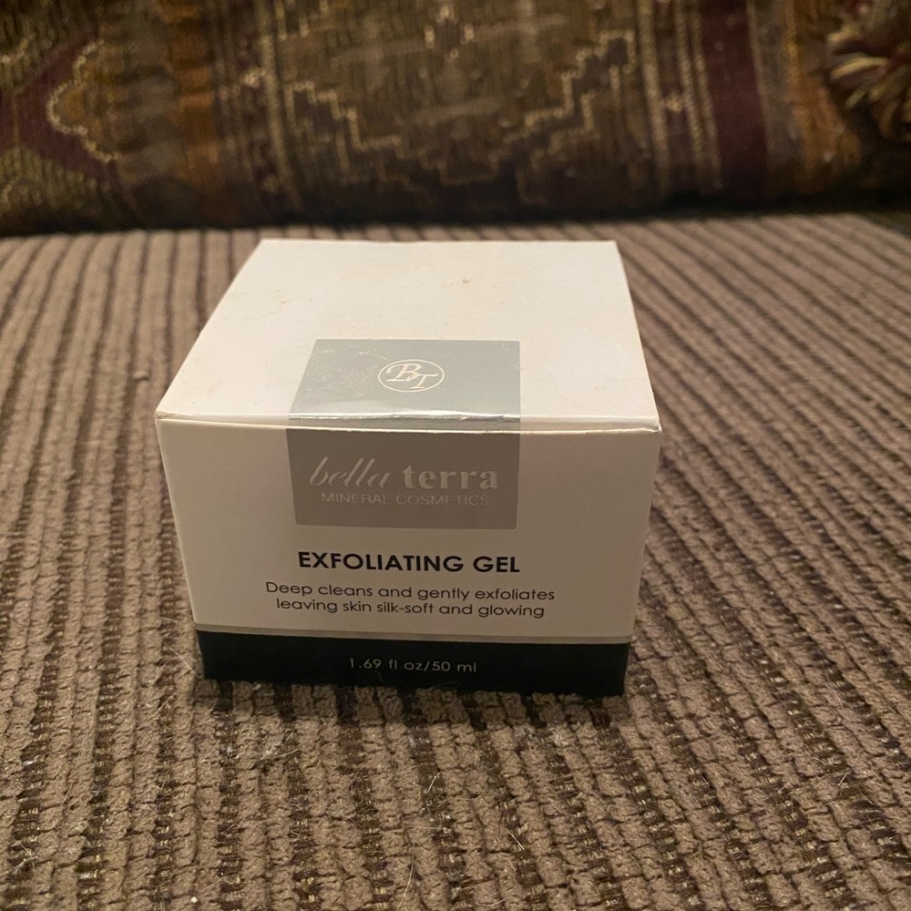 NIB Bella Terra Exfoliating Gel